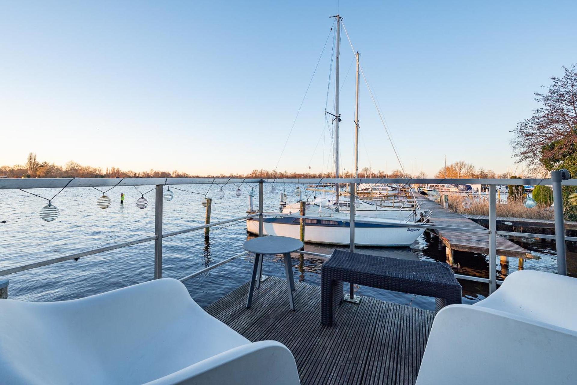 Watervillashiraz Aalsmeer Buitenkant foto